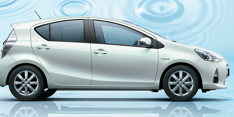 toyota prius c packages #4